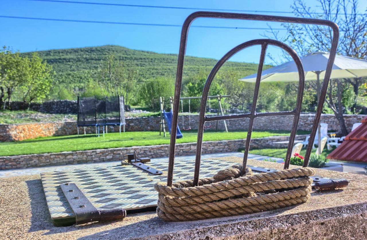 Dalmatia Stone House - Heated Pool Guest House Biorine Eksteriør bilde
