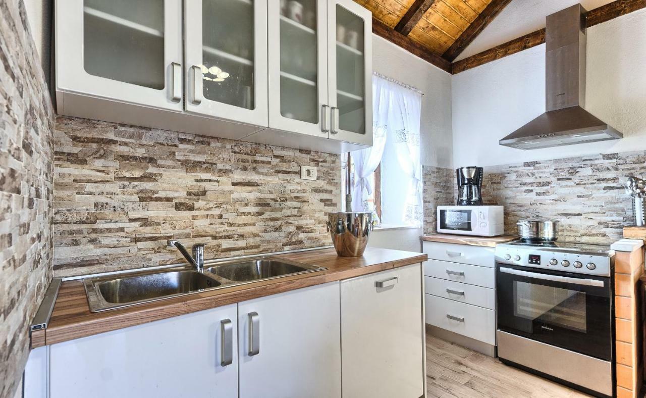 Dalmatia Stone House - Heated Pool Guest House Biorine Eksteriør bilde